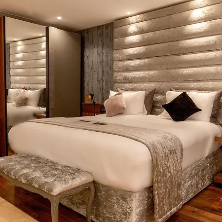 Hotel The Village Boutique And