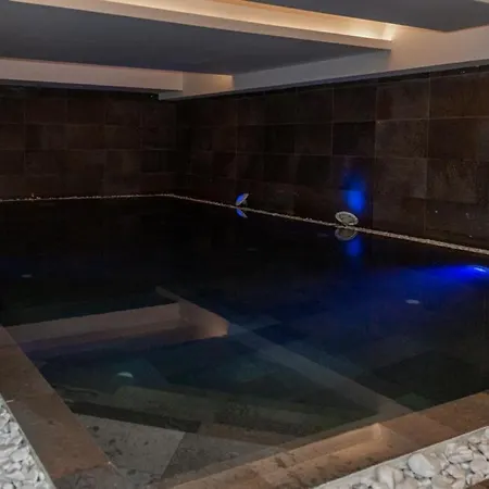 Hotell The Village Boutique And