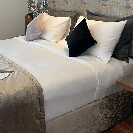 The Village Boutique And 5* ناسار