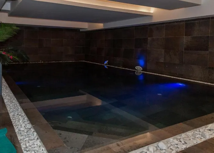 Hotel The Village Boutique And