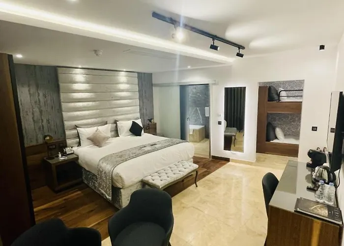 Hotel The Village Boutique And 5*