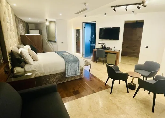 Hotel The Village Boutique&spa 5*